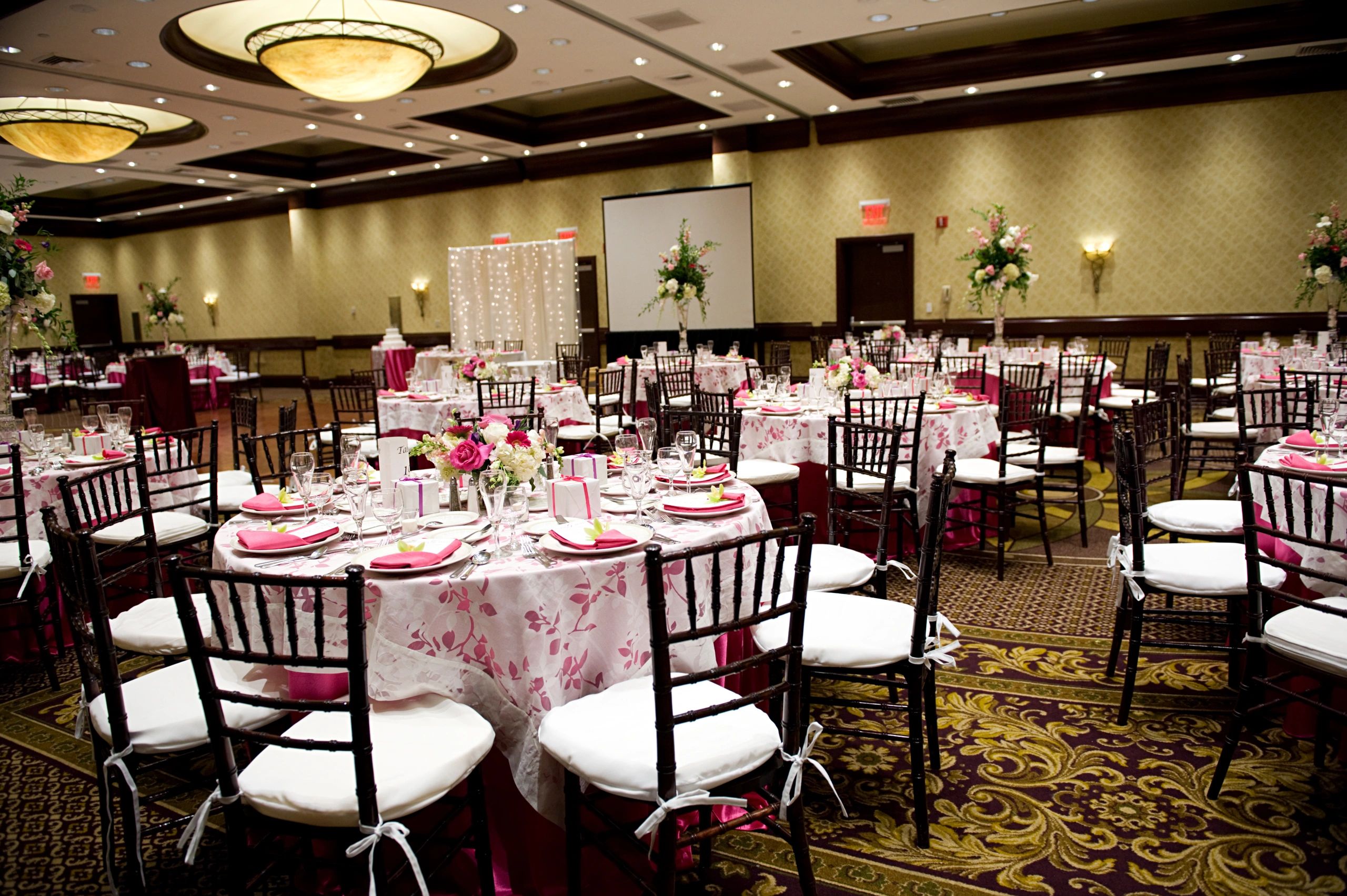 Elegant banquet reception setting